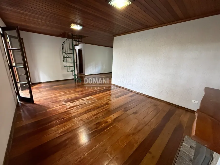 Apartamento com 4 quartos para alugar, 124m2 em Campos Do Jordao - SP - imagem 4 Foto 4 de Apartamento com 4 quartos para alugar, 124m2 em Campos Do Jordao - SP