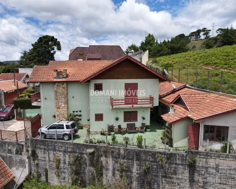 Foto 2 de Casa com 4 quartos à venda, 260m2 em Campos Do Jordao - SP
