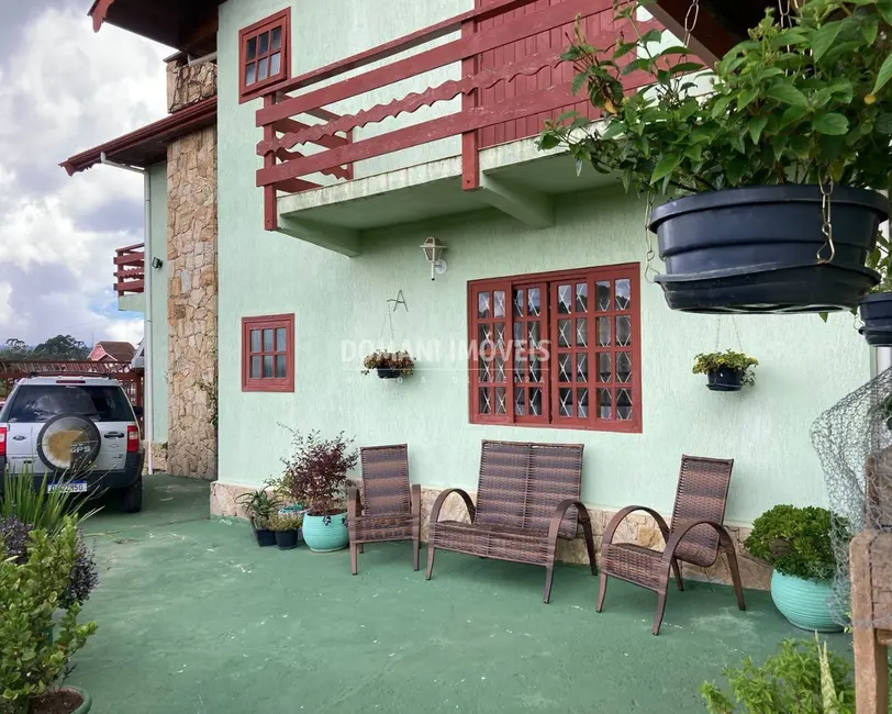 Foto 5 de Casa com 4 quartos à venda, 260m2 em Campos Do Jordao - SP