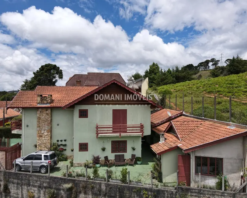 Foto 4 de Casa com 4 quartos à venda, 260m2 em Campos Do Jordao - SP