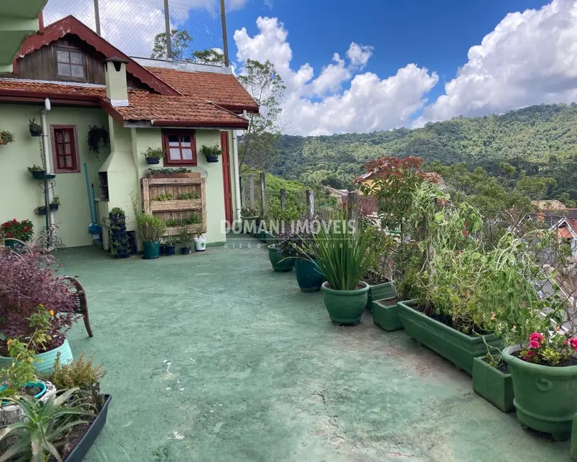 Foto 7 de Casa com 4 quartos à venda, 260m2 em Campos Do Jordao - SP