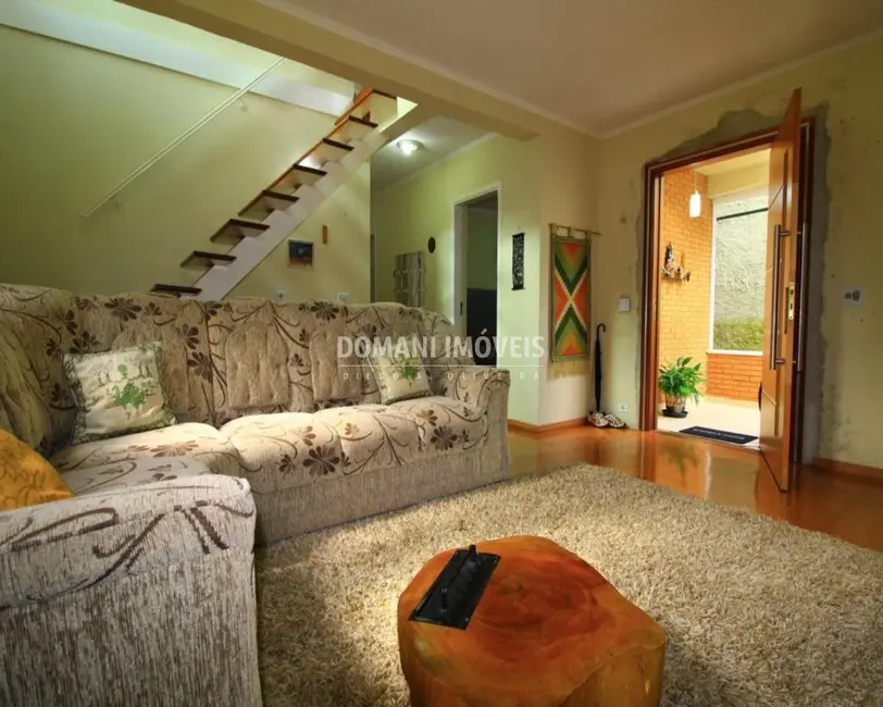 Casa com 3 quartos à venda, 200m2 em Campos Do Jordao - SP - imagem 6 Foto 6 de Casa com 3 quartos à venda, 200m2 em Campos Do Jordao - SP