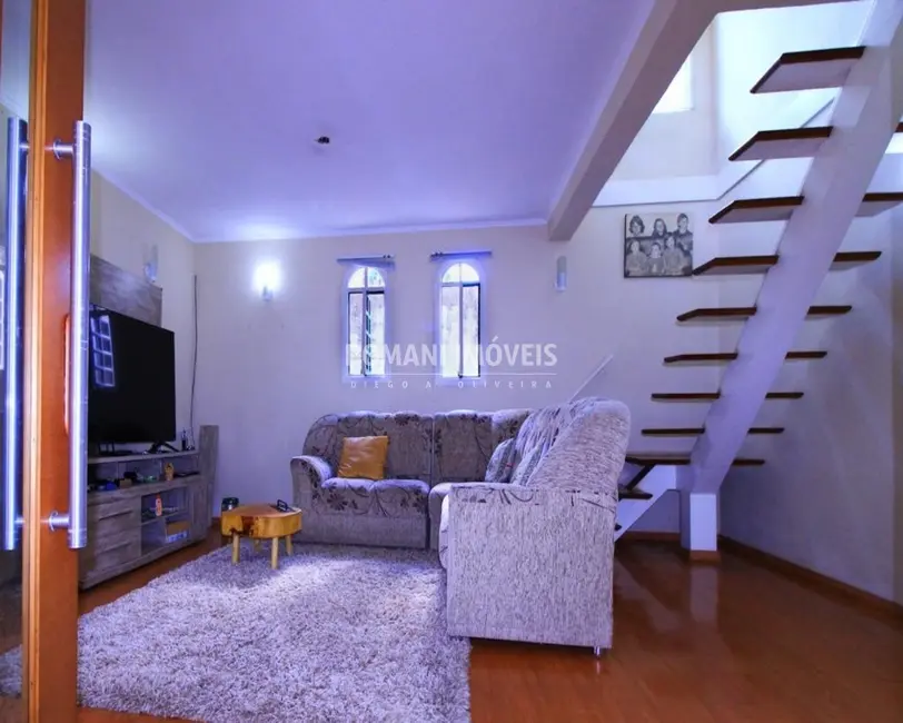 Casa com 3 quartos à venda, 200m2 em Campos Do Jordao - SP - imagem 5 Foto 5 de Casa com 3 quartos à venda, 200m2 em Campos Do Jordao - SP