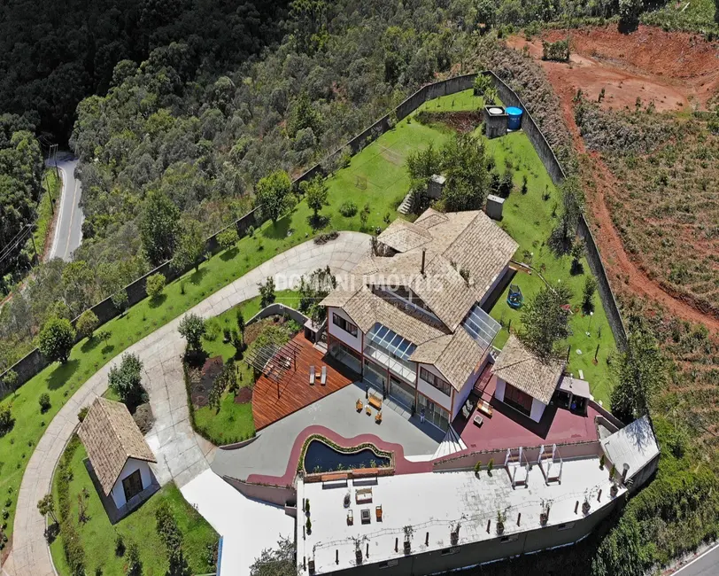 Foto 3 de Casa com 4 quartos à venda, 910m2 em Campos Do Jordao - SP