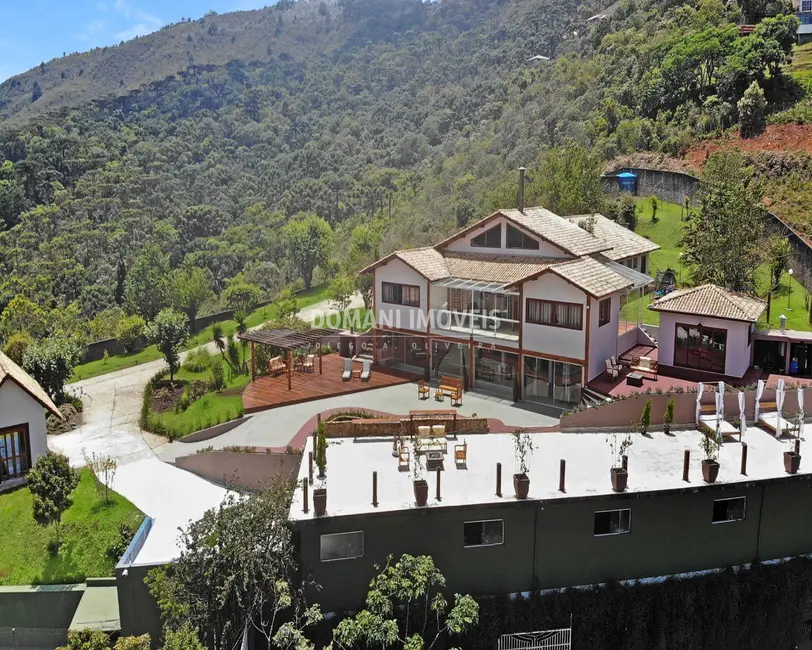 Foto 1 de Casa com 4 quartos à venda, 910m2 em Campos Do Jordao - SP