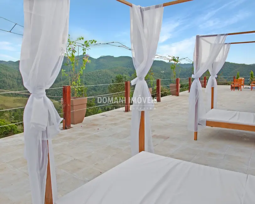 Foto 8 de Casa com 4 quartos à venda, 910m2 em Campos Do Jordao - SP