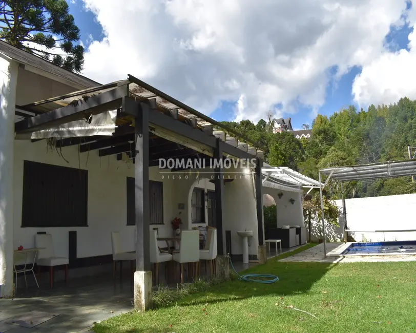 Foto 6 de Casa com 5 quartos à venda, 122m2 em Campos Do Jordao - SP