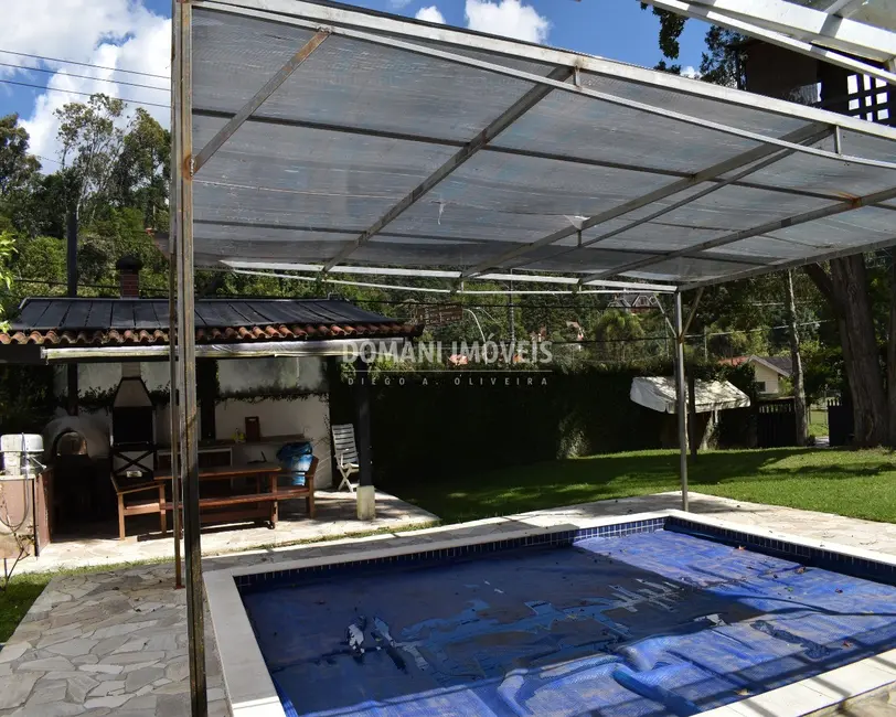 Foto 3 de Casa com 5 quartos à venda, 122m2 em Campos Do Jordao - SP