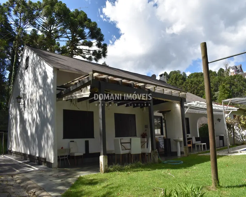 Foto 1 de Casa com 5 quartos à venda, 122m2 em Campos Do Jordao - SP