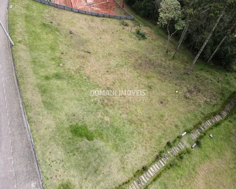 Foto 1 de Terreno / Lote à venda, 1150m2 em Campos Do Jordao - SP