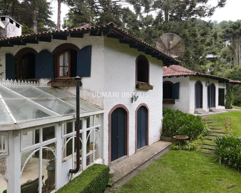 Casa com 4 quartos à venda, 740m2 em Campos Do Jordao - SP - imagem 3 Foto 3 de Casa com 4 quartos à venda, 740m2 em Campos Do Jordao - SP