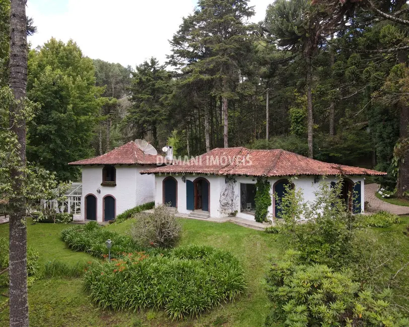 Casa com 4 quartos à venda, 740m2 em Campos Do Jordao - SP - imagem 5 Foto 5 de Casa com 4 quartos à venda, 740m2 em Campos Do Jordao - SP