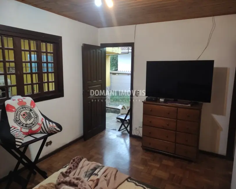 Foto 4 de Casa com 3 quartos à venda, 185m2 em Campos Do Jordao - SP