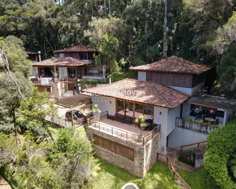 Foto 2 de Casa de Condomínio com 5 quartos à venda, 380m2 em Campos Do Jordao - SP