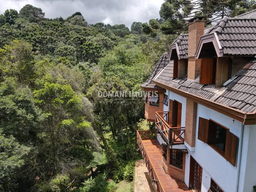Foto 3 de Casa com 10 quartos à venda, 500m2 em Campos Do Jordao - SP