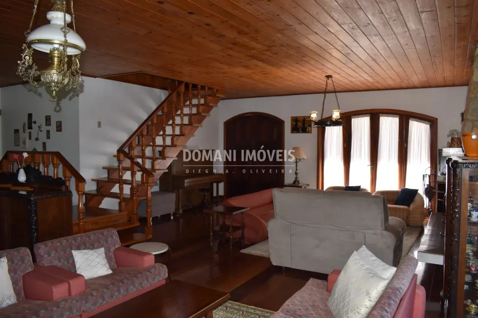 Foto 9 de Casa com 4 quartos à venda, 560m2 em Campos Do Jordao - SP