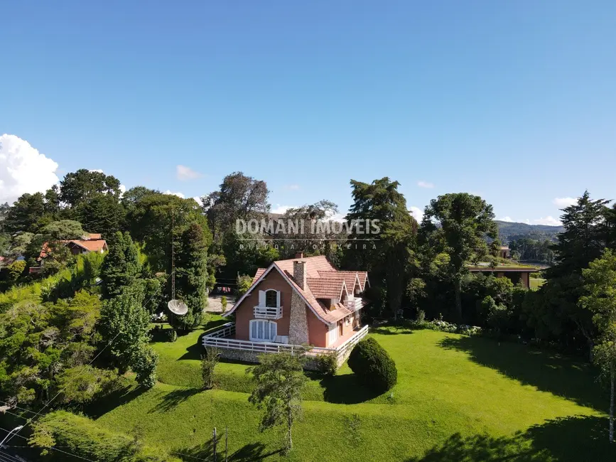 Foto 2 de Casa com 4 quartos à venda, 560m2 em Campos Do Jordao - SP