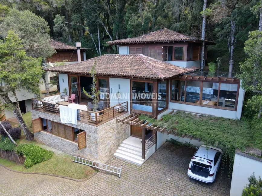 Foto 5 de Casa de Condomínio com 4 quartos à venda, 375m2 em Campos Do Jordao - SP