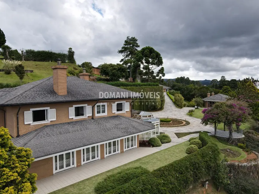 Foto 3 de Casa com 4 quartos à venda, 672m2 em Campos Do Jordao - SP