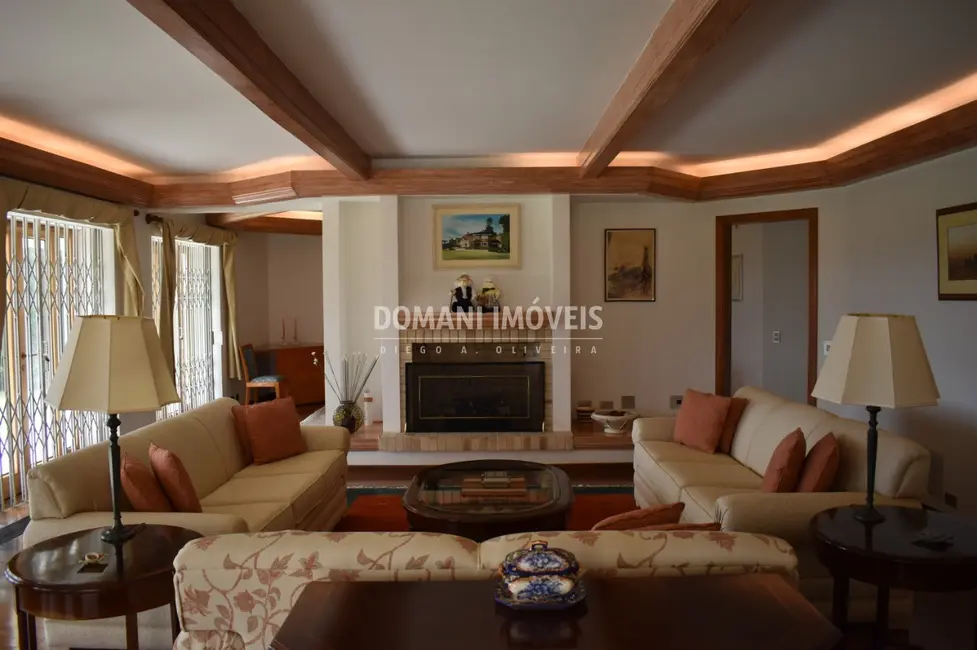 Foto 9 de Casa com 4 quartos à venda, 672m2 em Campos Do Jordao - SP