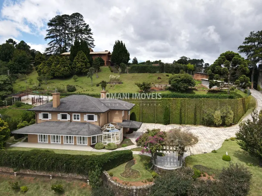 Foto 1 de Casa com 4 quartos à venda, 672m2 em Campos Do Jordao - SP