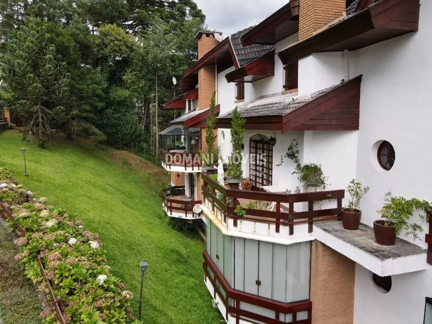 Apartamento com 4 quartos à venda, 178m2 em Campos Do Jordao - SP - imagem 3 Foto 3 de Apartamento com 4 quartos à venda, 178m2 em Campos Do Jordao - SP