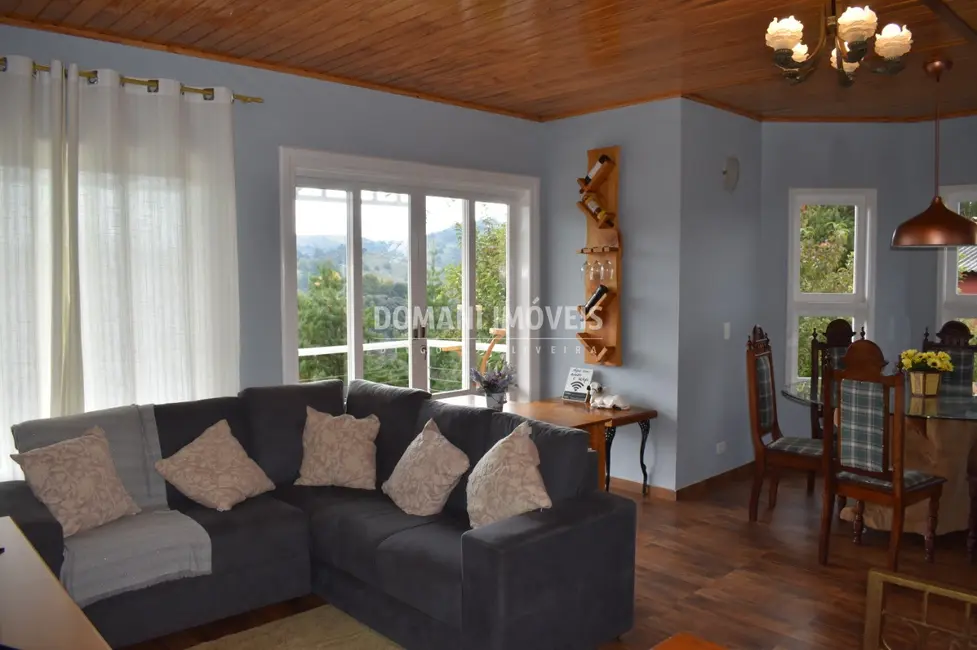 Foto 8 de Casa com 2 quartos à venda, 135m2 em Campos Do Jordao - SP