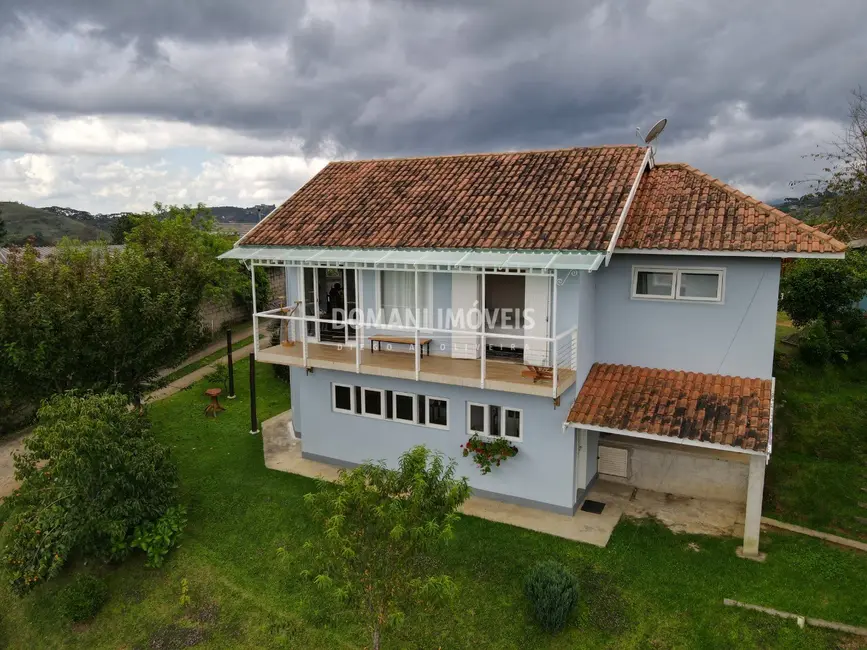 Foto 1 de Casa com 2 quartos à venda, 135m2 em Campos Do Jordao - SP