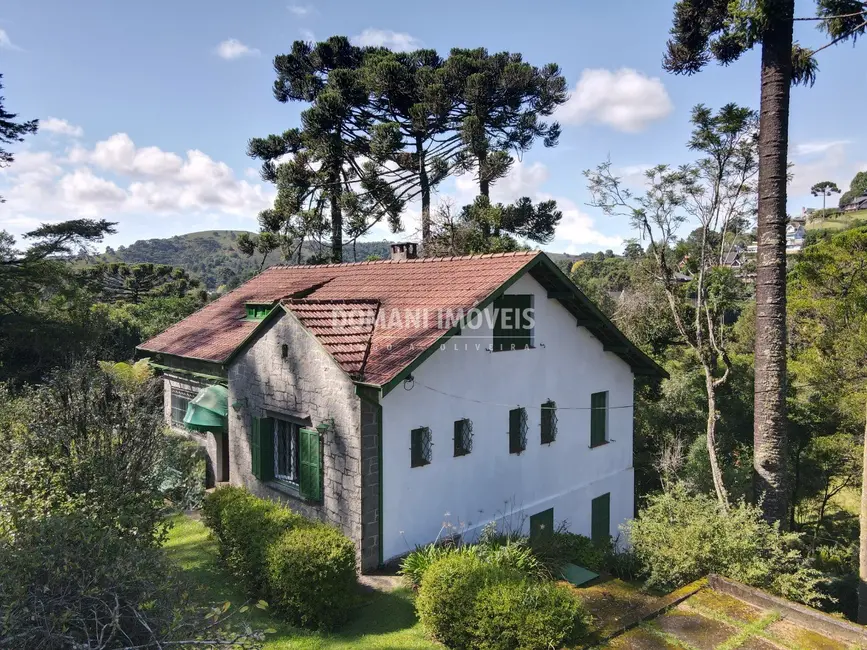 Foto 2 de Casa com 5 quartos à venda, 270m2 em Campos Do Jordao - SP