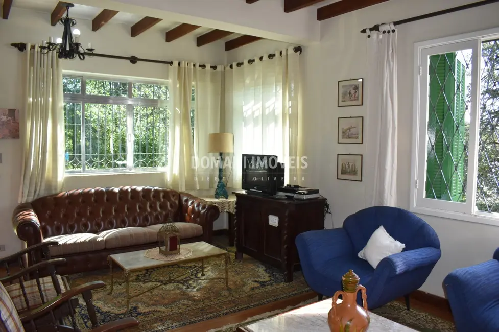 Foto 8 de Casa com 5 quartos à venda, 270m2 em Campos Do Jordao - SP