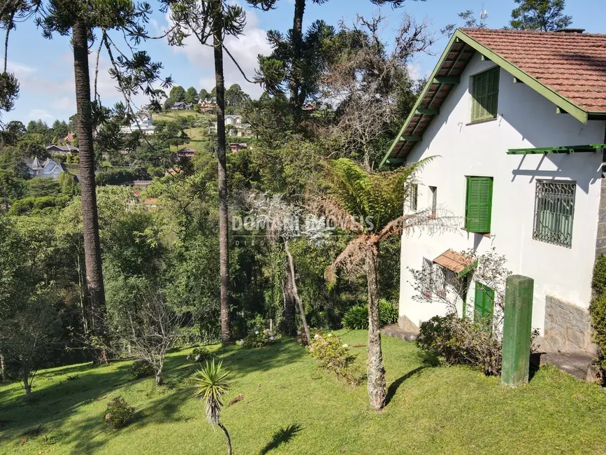 Foto 3 de Casa com 5 quartos à venda, 270m2 em Campos Do Jordao - SP