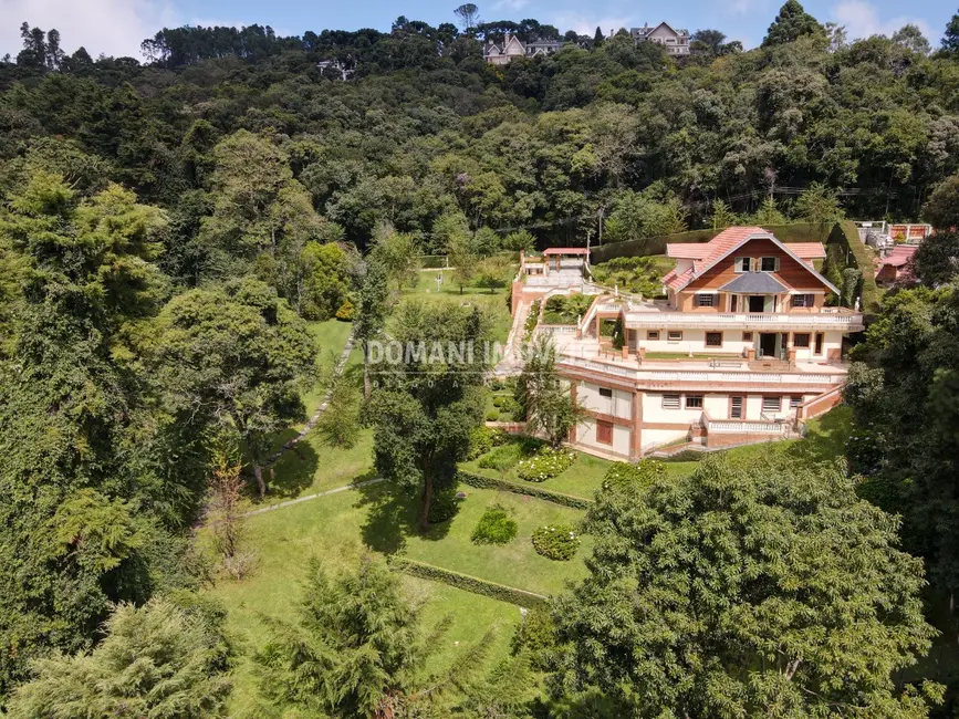 Foto 2 de Casa com 6 quartos à venda, 360m2 em Campos Do Jordao - SP