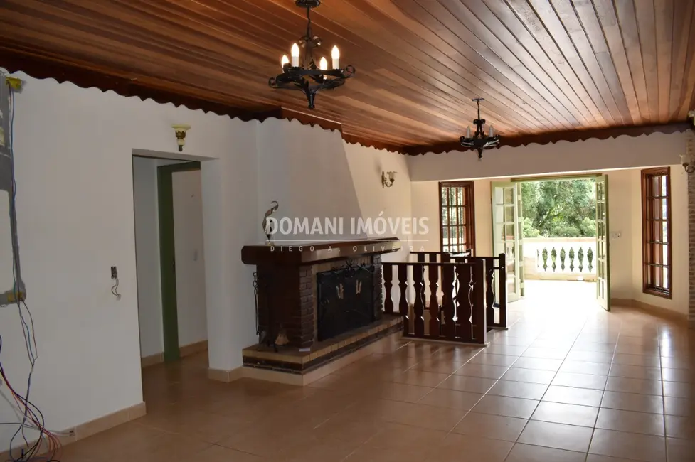 Foto 9 de Casa com 6 quartos à venda, 360m2 em Campos Do Jordao - SP
