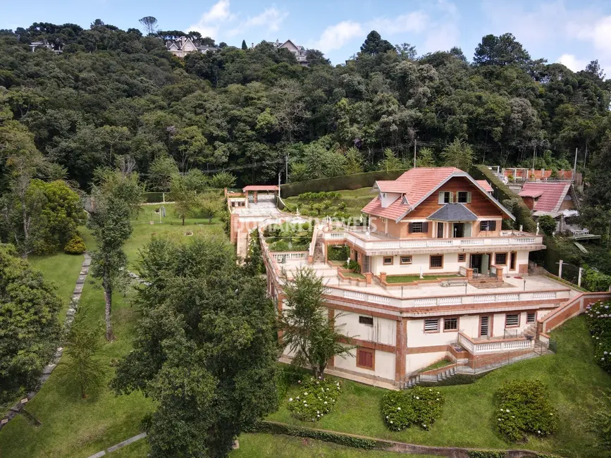 Foto 1 de Casa com 6 quartos à venda, 360m2 em Campos Do Jordao - SP