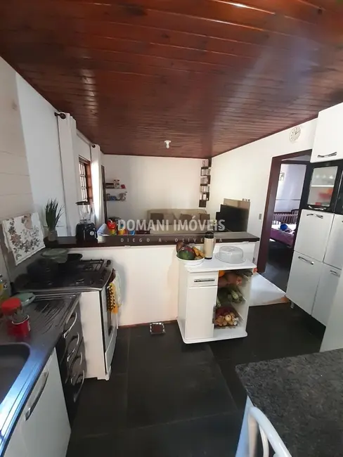 Foto 9 de Casa de Condomínio com 2 quartos à venda, 60m2 em Campos Do Jordao - SP