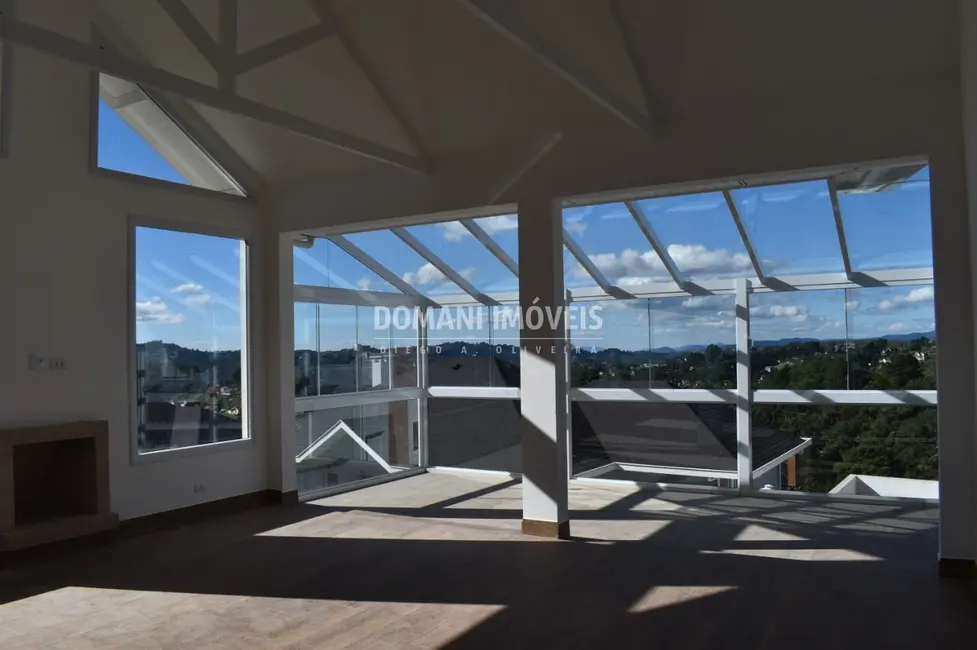 Foto 8 de Casa de Condomínio com 3 quartos à venda, 140m2 em Campos Do Jordao - SP