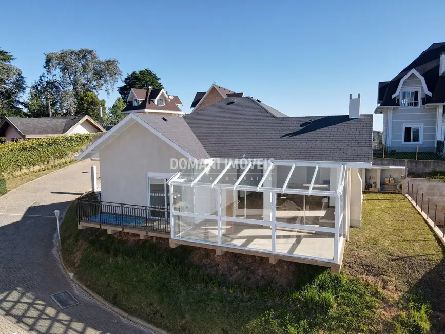 Foto 2 de Casa de Condomínio com 3 quartos à venda, 140m2 em Campos Do Jordao - SP
