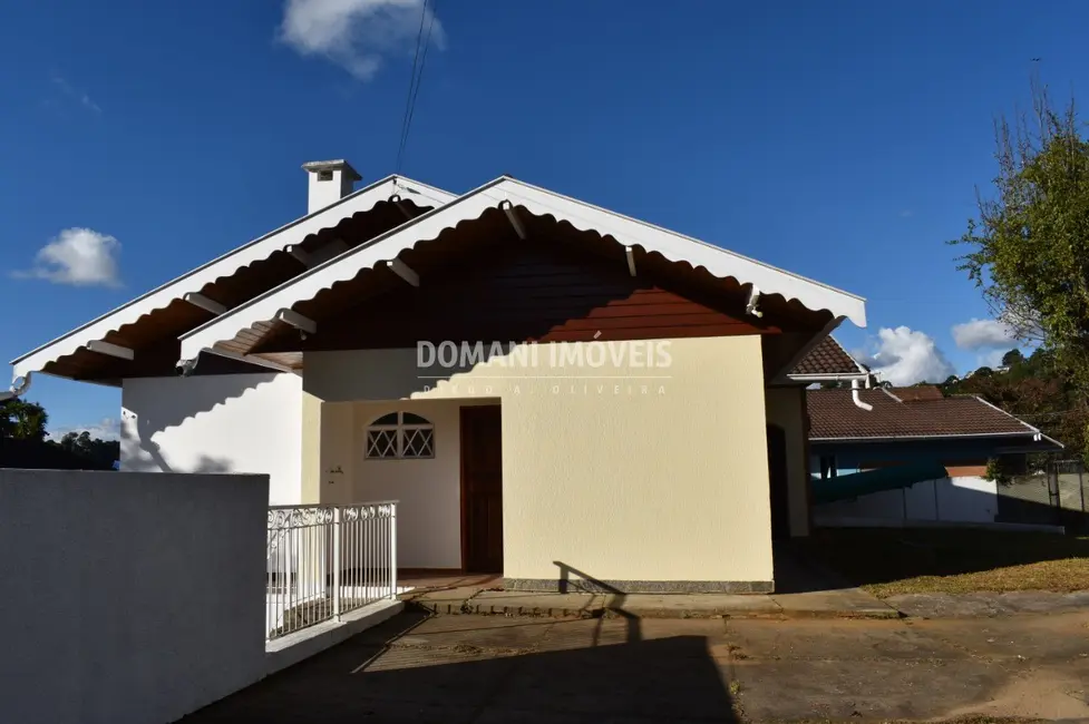 Casa com 3 quartos à venda, 215m2 em Campos Do Jordao - SP - imagem 2 Foto 2 de Casa com 3 quartos à venda, 215m2 em Campos Do Jordao - SP