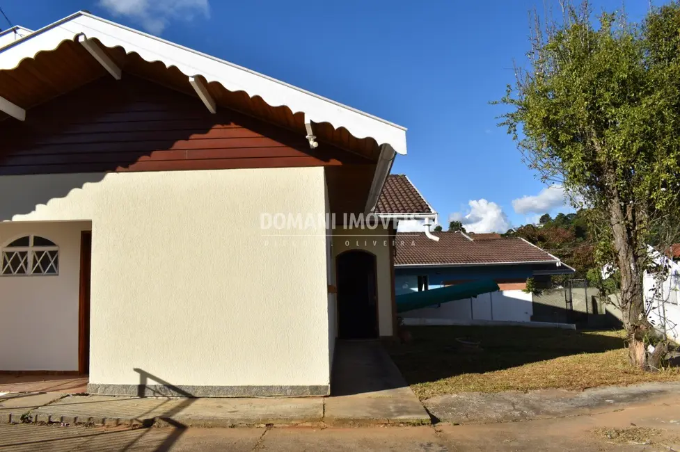 Casa com 3 quartos à venda, 215m2 em Campos Do Jordao - SP - imagem 4 Foto 4 de Casa com 3 quartos à venda, 215m2 em Campos Do Jordao - SP