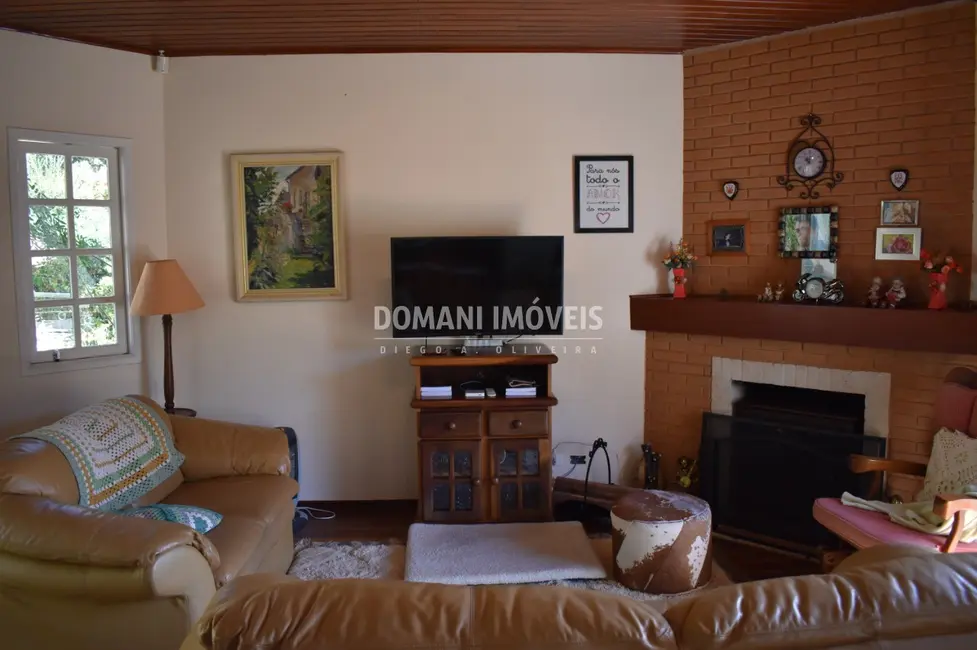 Foto 9 de Casa com 3 quartos à venda, 210m2 em Campos Do Jordao - SP