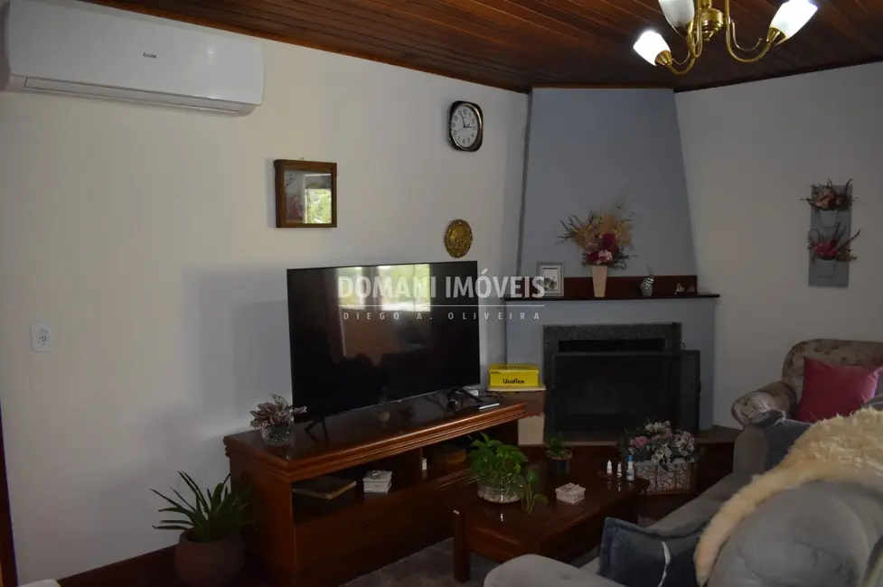 Foto 5 de Casa com 3 quartos à venda, 253m2 em Campos Do Jordao - SP