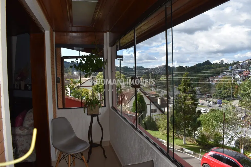 Foto 8 de Casa com 3 quartos à venda, 253m2 em Campos Do Jordao - SP