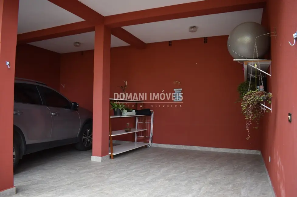 Foto 3 de Casa com 3 quartos à venda, 253m2 em Campos Do Jordao - SP