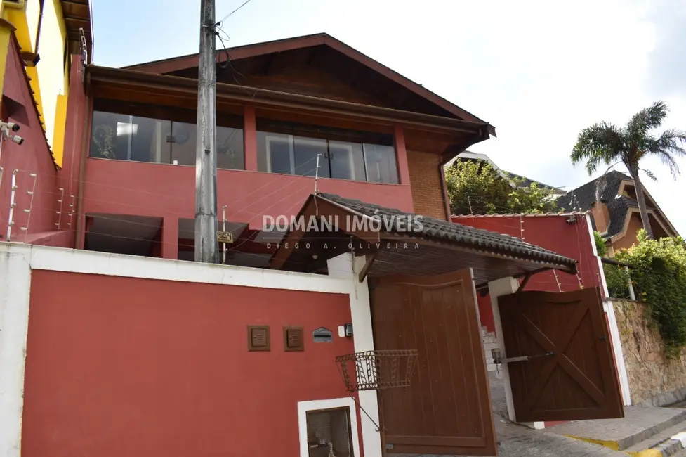 Foto 2 de Casa com 3 quartos à venda, 253m2 em Campos Do Jordao - SP