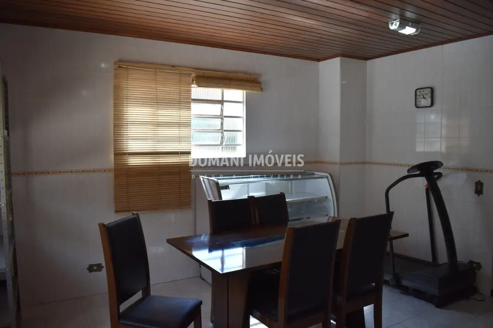 Foto 9 de Casa com 4 quartos à venda, 173m2 em Campos Do Jordao - SP