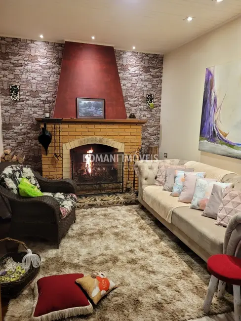 Foto 5 de Casa com 4 quartos à venda, 160m2 em Campos Do Jordao - SP