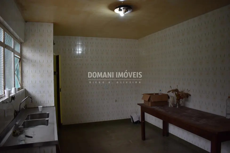 Foto 9 de Casa com 4 quartos à venda, 276m2 em Campos Do Jordao - SP