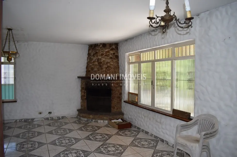 Foto 6 de Casa com 4 quartos à venda, 276m2 em Campos Do Jordao - SP