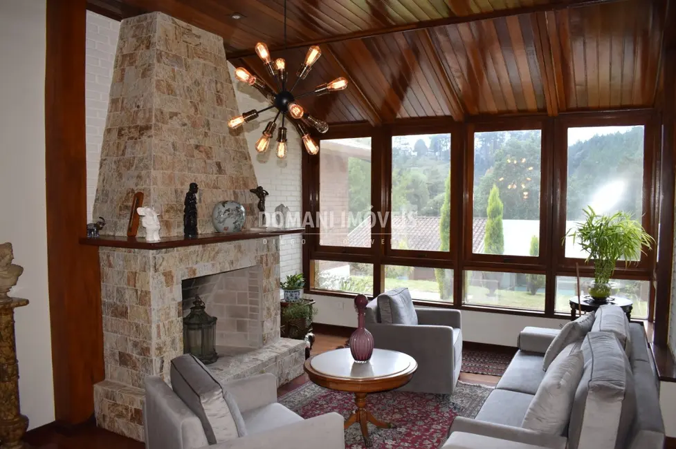 Foto 9 de Casa com 3 quartos à venda, 420m2 em Campos Do Jordao - SP