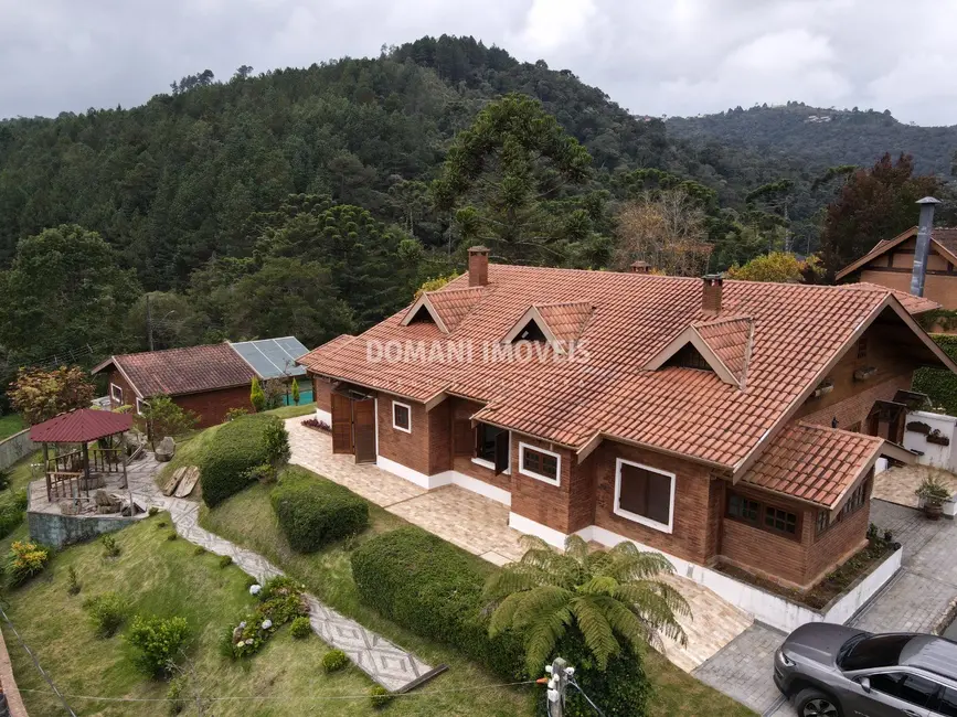 Foto 2 de Casa com 3 quartos à venda, 420m2 em Campos Do Jordao - SP